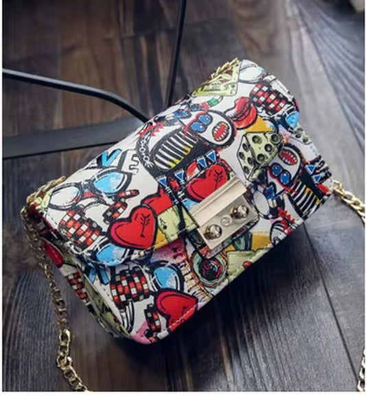 2022 New Women Bags Summer Graffiti Ladies Designer Handbags High Quality Chain Mini Bag Women Messenger Bags for Women Clutch