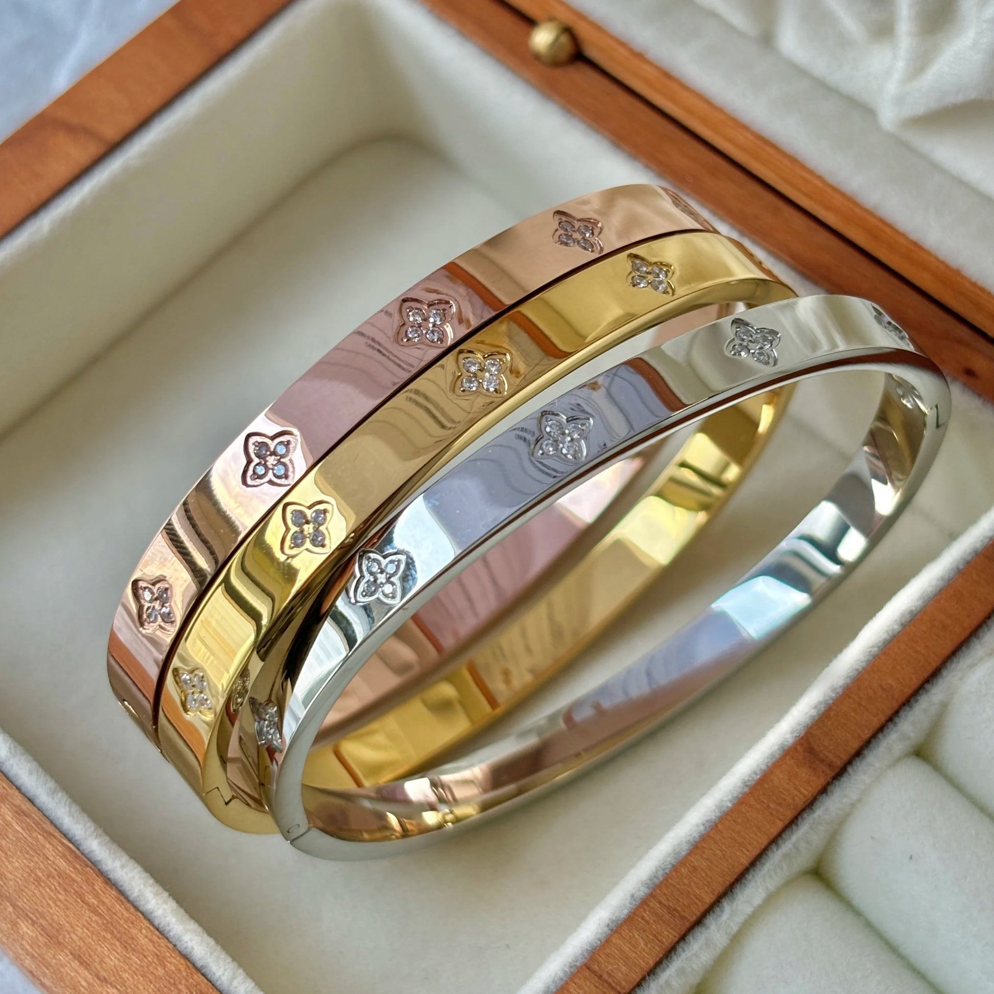 Waterproof Luxury Colorful Cubic Zirconia Bangles Stainless Steel Open Bracelet Bangle 18K Plated Fashion Jewelry Women