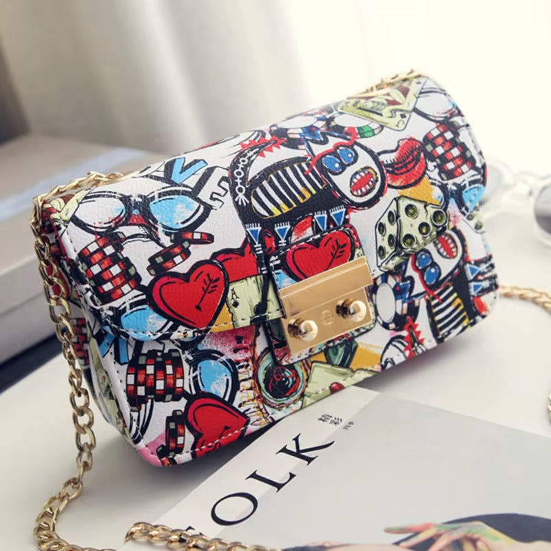 2022 New Women Bags Summer Graffiti Ladies Designer Handbags High Quality Chain Mini Bag Women Messenger Bags for Women Clutch